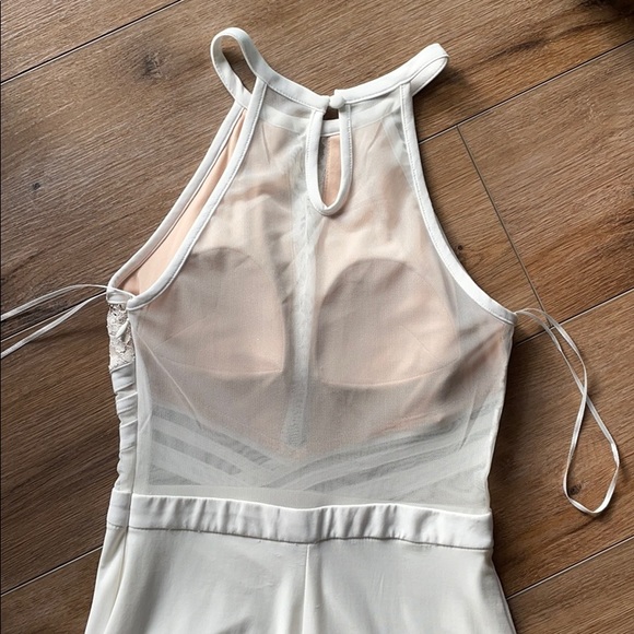 Form fitting midi dress - Picture 5 of 16